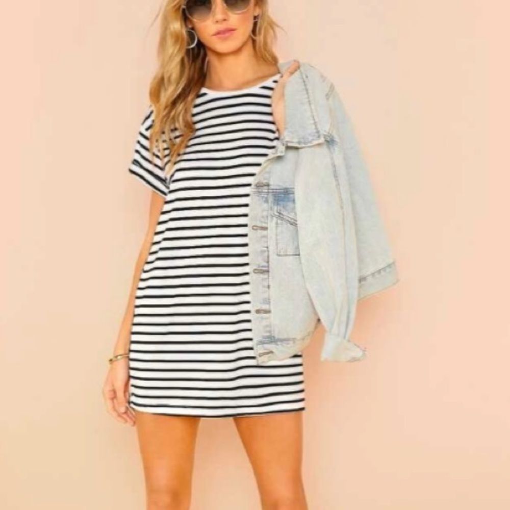 Striped T-shirt dress women’s size medium black and white